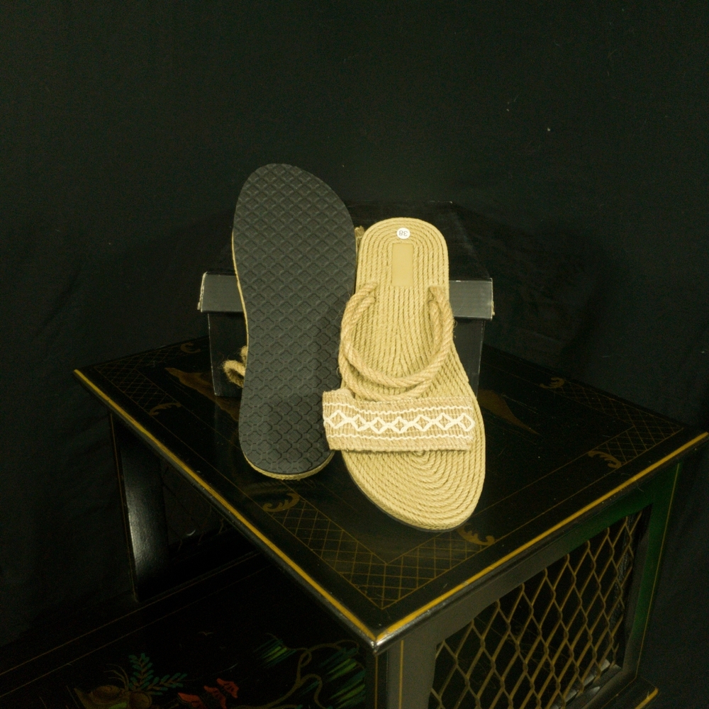 Woven strappy sandal